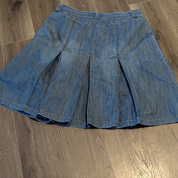 Jessica Sport Vintage Denim A-Line Skirt With Pleats And Back Slit. Size 18. - Picture 3 of 7